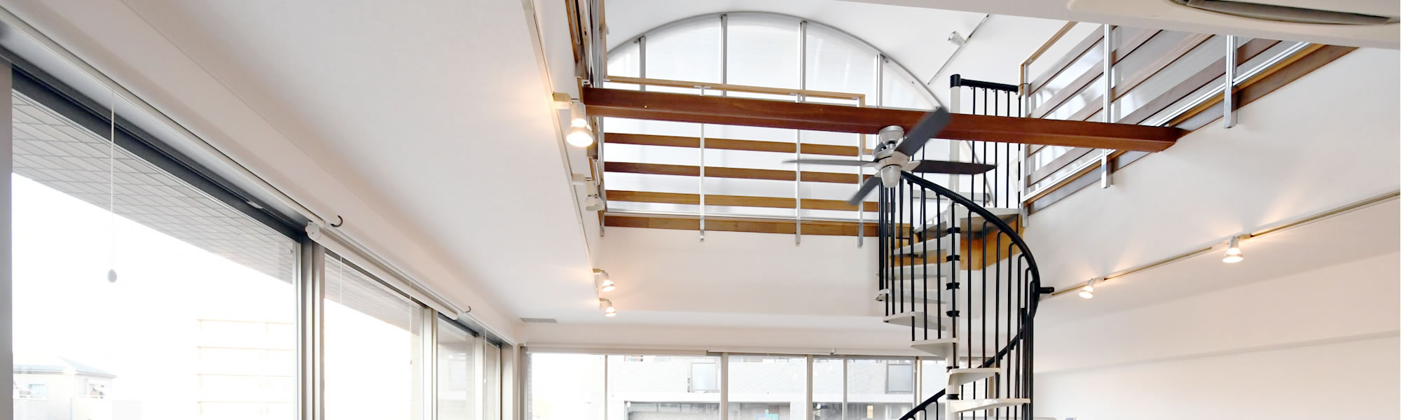 ホームページ制作 ラピス内観